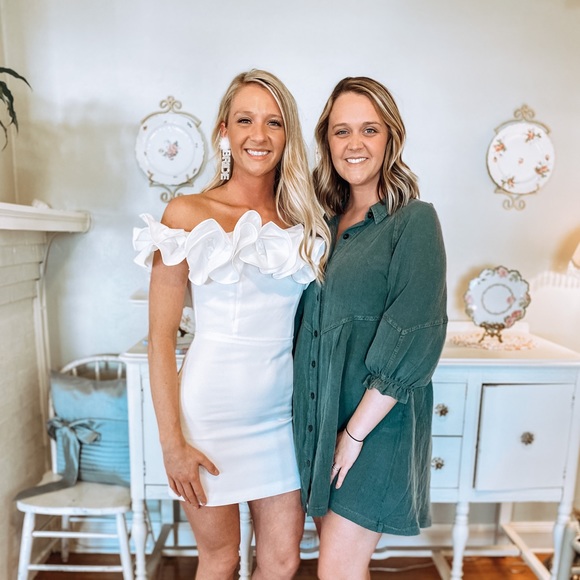 White Fitted Dress - Picture 7 of 7